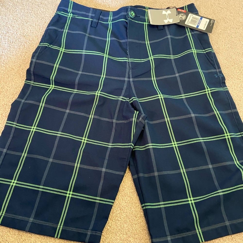 NWT under Armour boys x-large plaid shorts